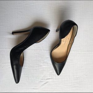 Jessica Simpson black pumps
